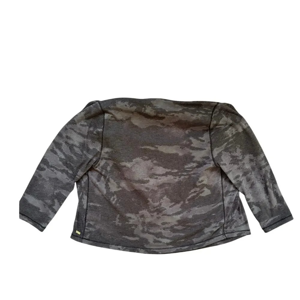 Alo Yoga Draped Front Longsleeve Shirt in Granite Camo, Size S